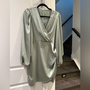 Satin green dress - Medium